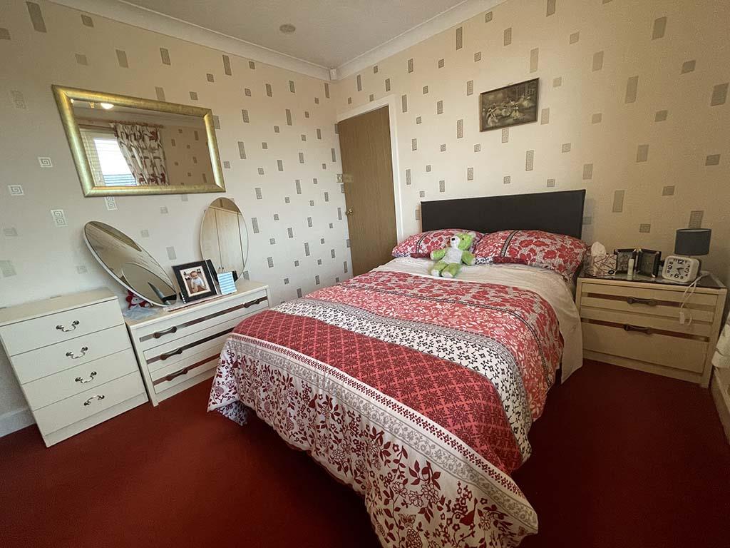 2 bedroom detached bungalow SSTC in Barnoldswick - IMG_7395.jpg